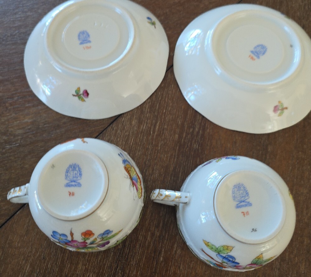2 HEREND Fine China Demitasse Queen Victoria Teacup and Saucer - Picture 13 of 15